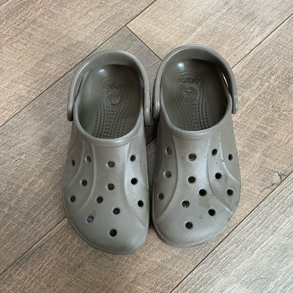 Tan crocs women’s size 7